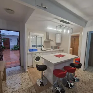 https://apartamentos-el-alcazar-viejo-san-basilio.es-andalucia.com